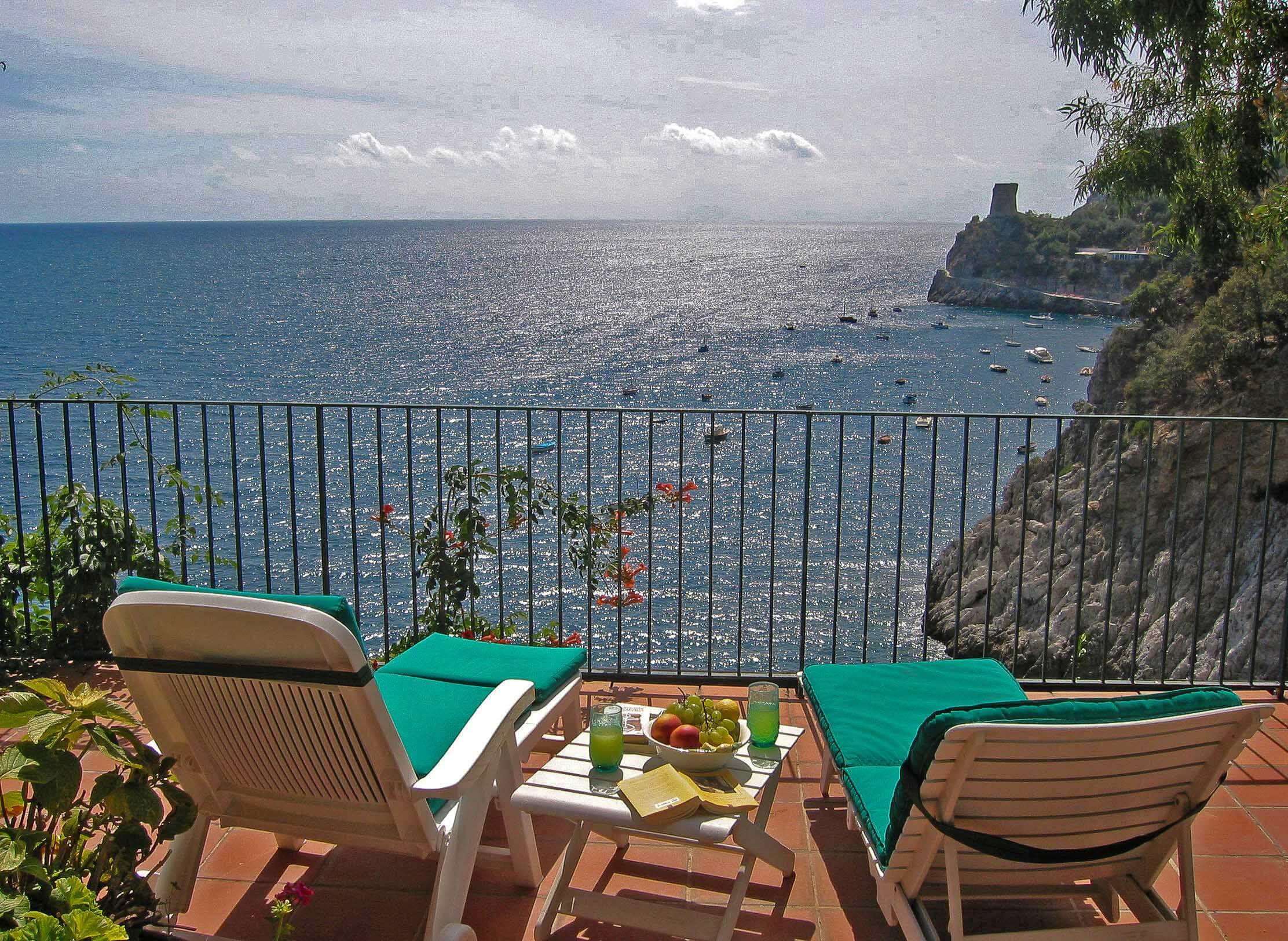 Villa la Madonnina Amalfi Coast main terrace relax