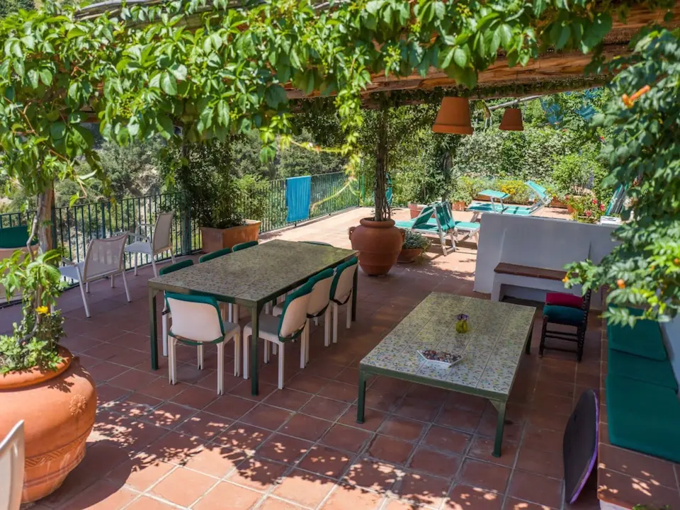 Luxury-Amalfi-Villa-Waterfront_Main-terrace-to-West