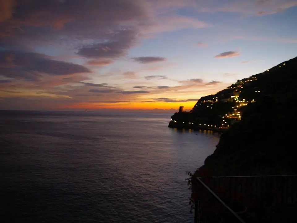 Luxury-Amalfi-Villa-Waterfront_Sunset