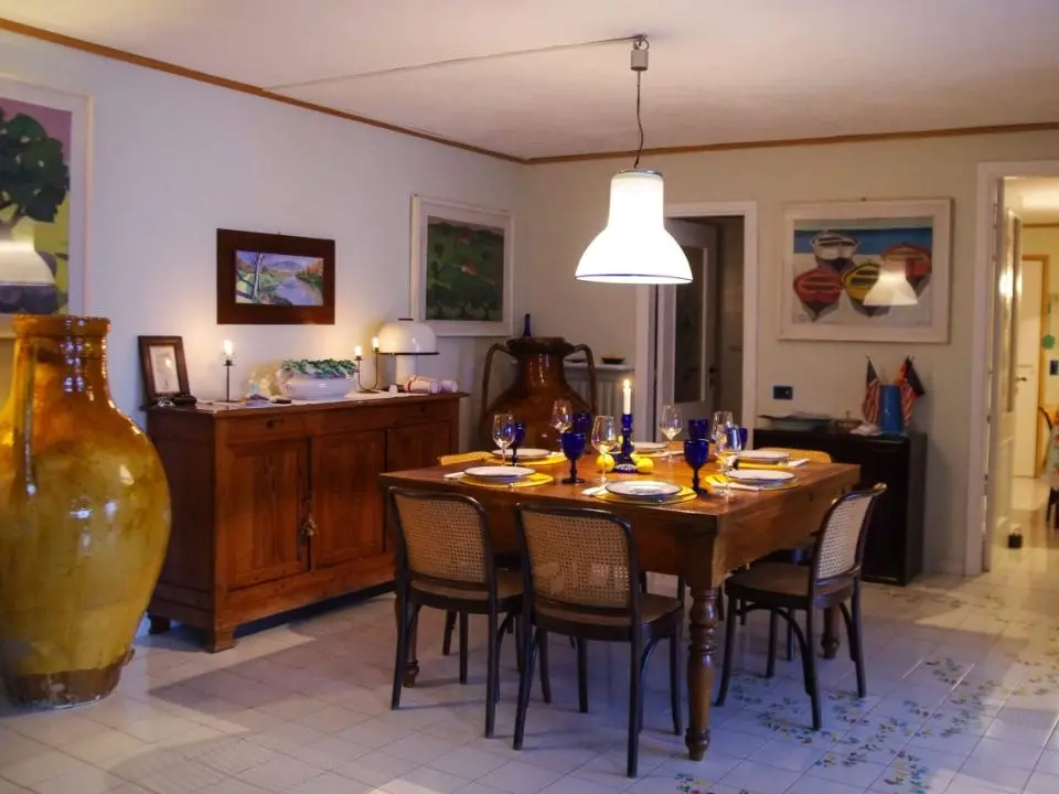 Luxury Villa-la-Madonnina_Living-room-table