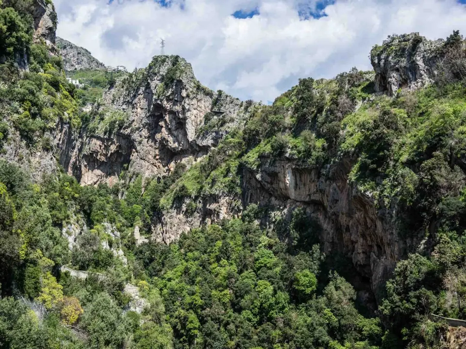 Amalfi Coast Luxury Villa_hiking-St-Elia-fiordo-valle